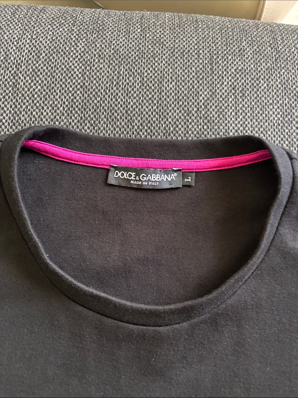 Dolce & Gabbana Black Tee with Iridescent Purple & Green Wave Graphic - Picture 5 of 7